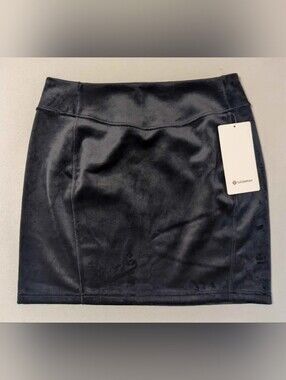 NWT Lululemon Scuba velvet mini skirt, medium